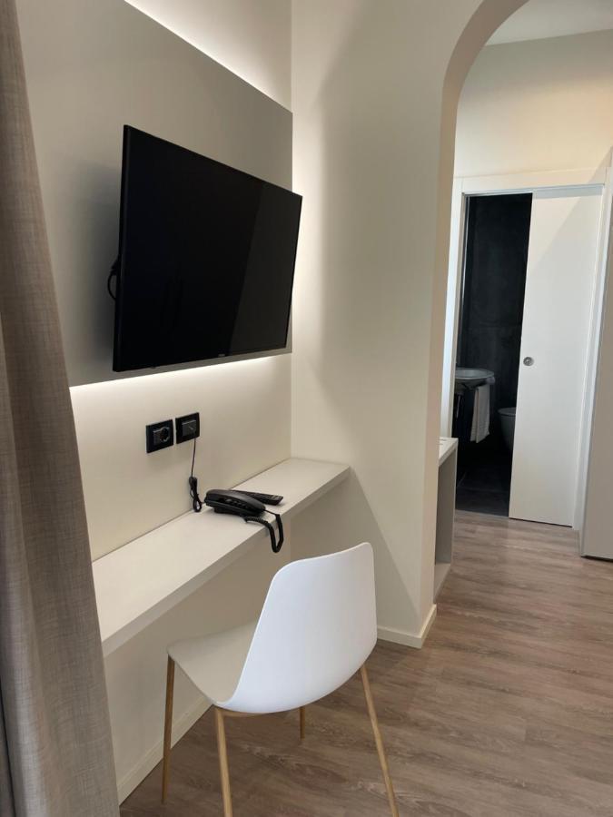 Hotel Tritone Каорле Экстерьер фото