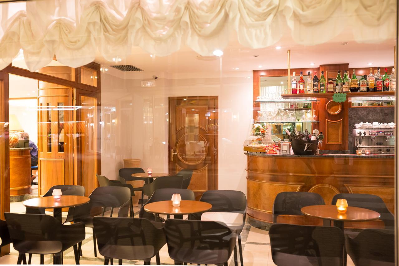 Hotel Tritone Каорле Экстерьер фото