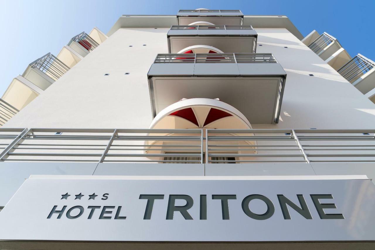 Hotel Tritone Каорле Экстерьер фото